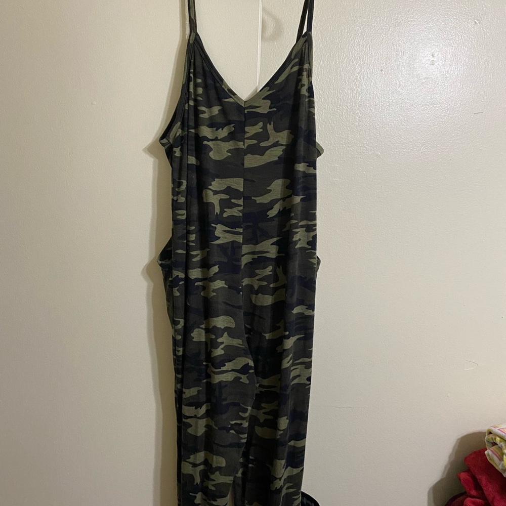 SHEIN Camouflage Patterned Romper